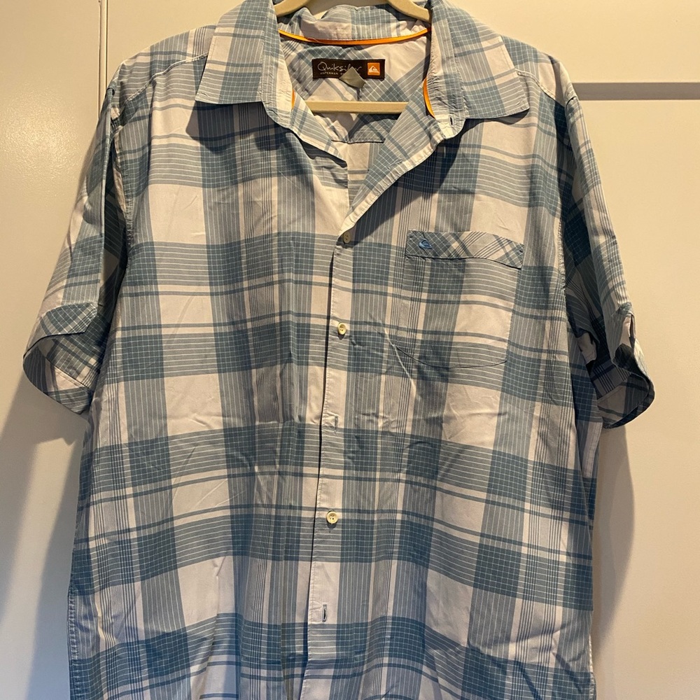 Men’s collared Quicksilver shirt